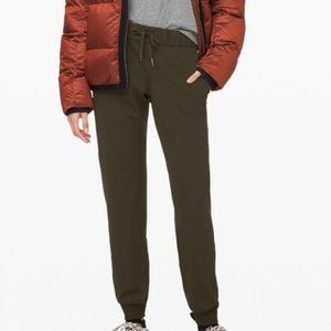 Lululemon On The Fly Jogger